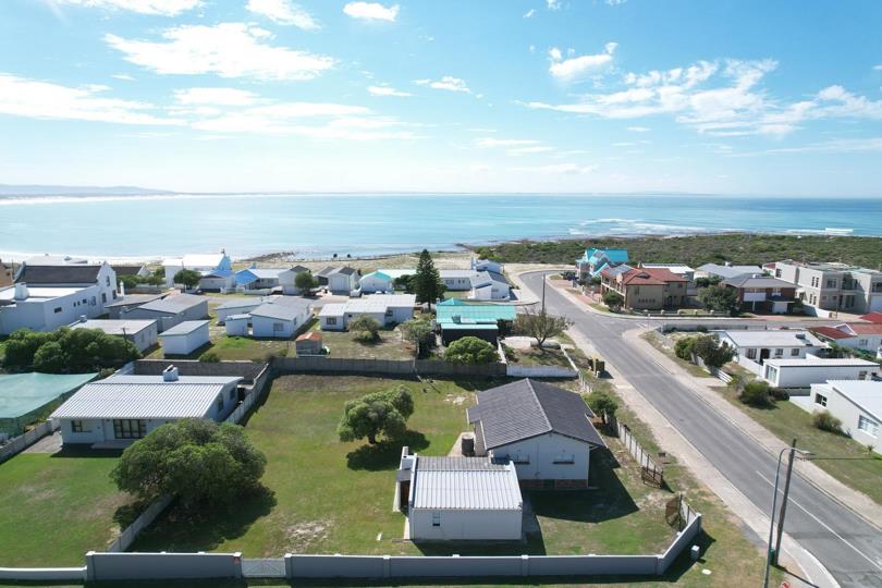 4 Bedroom House For Sale In Struisbaai 84 Main Road P24 117112716