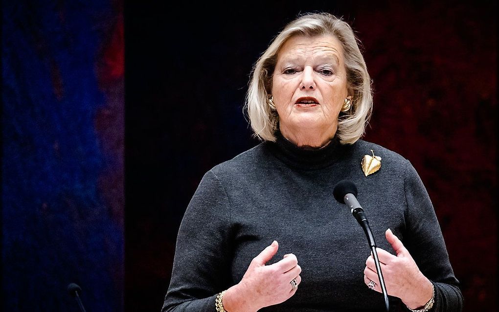 Staatssecretaris van justitie en veiligheid www.azcinbeeld.nl. Kabinet Geeft Grote Groep Oud Pardonners Alsnog Een Paspoort