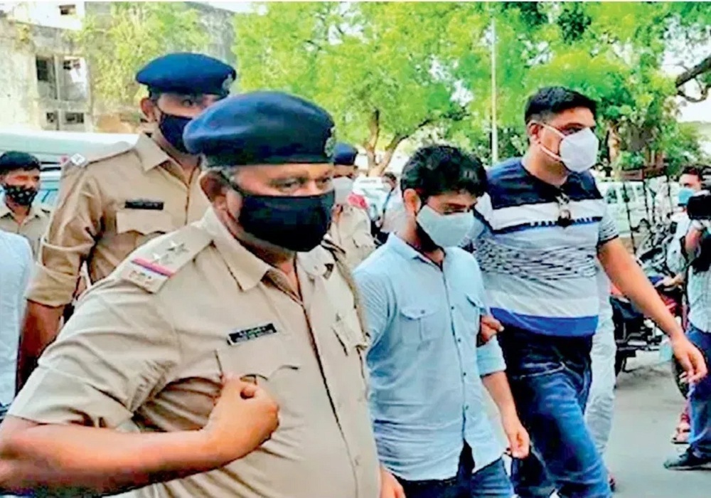 Ahmedabad Shivaranjni Hit and Run: Clean Cheat to Home Guard Chasing Parvani's Car - Vimarsana News
