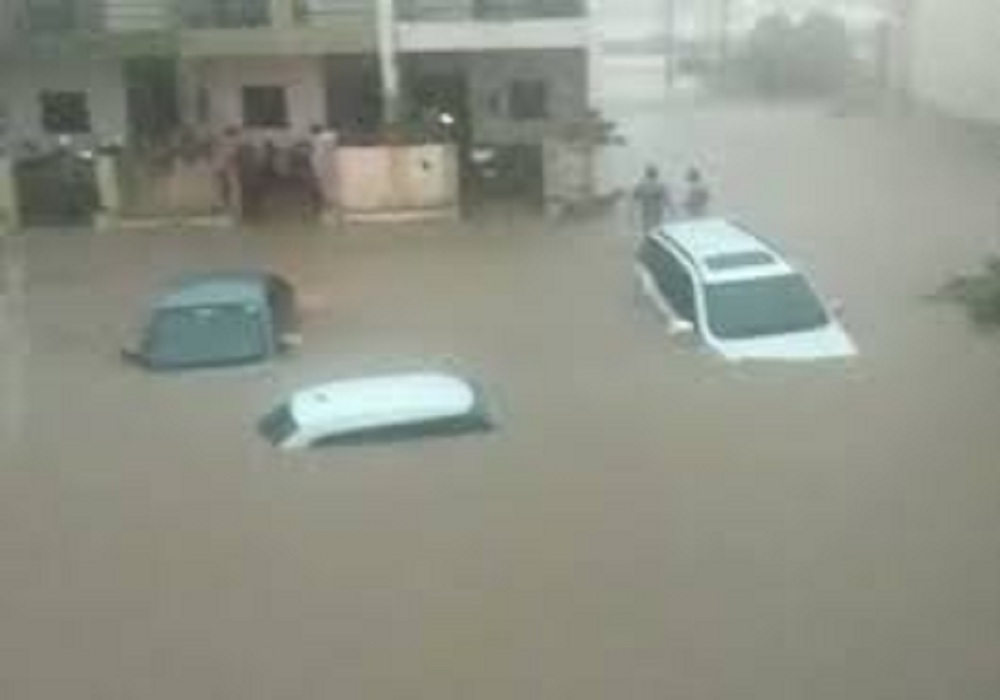 Gujarat in Sadodar village of Jamjodhpur, 18 inches of rain - Vimarsana News
