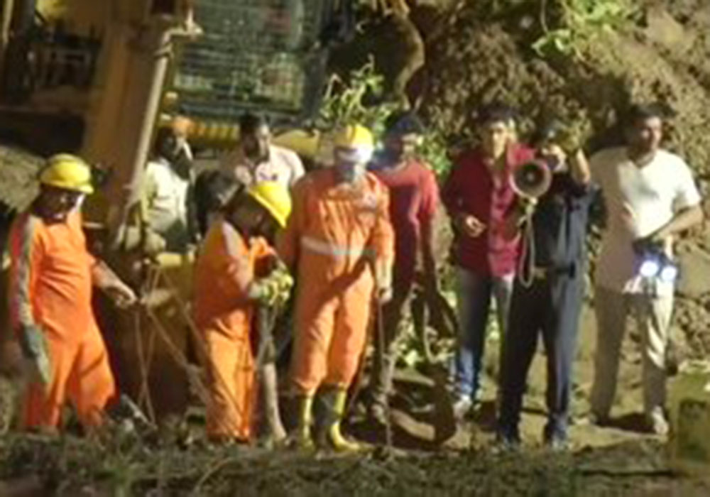 More than 20 people drowned in a well trying to save a child - Vimarsana News