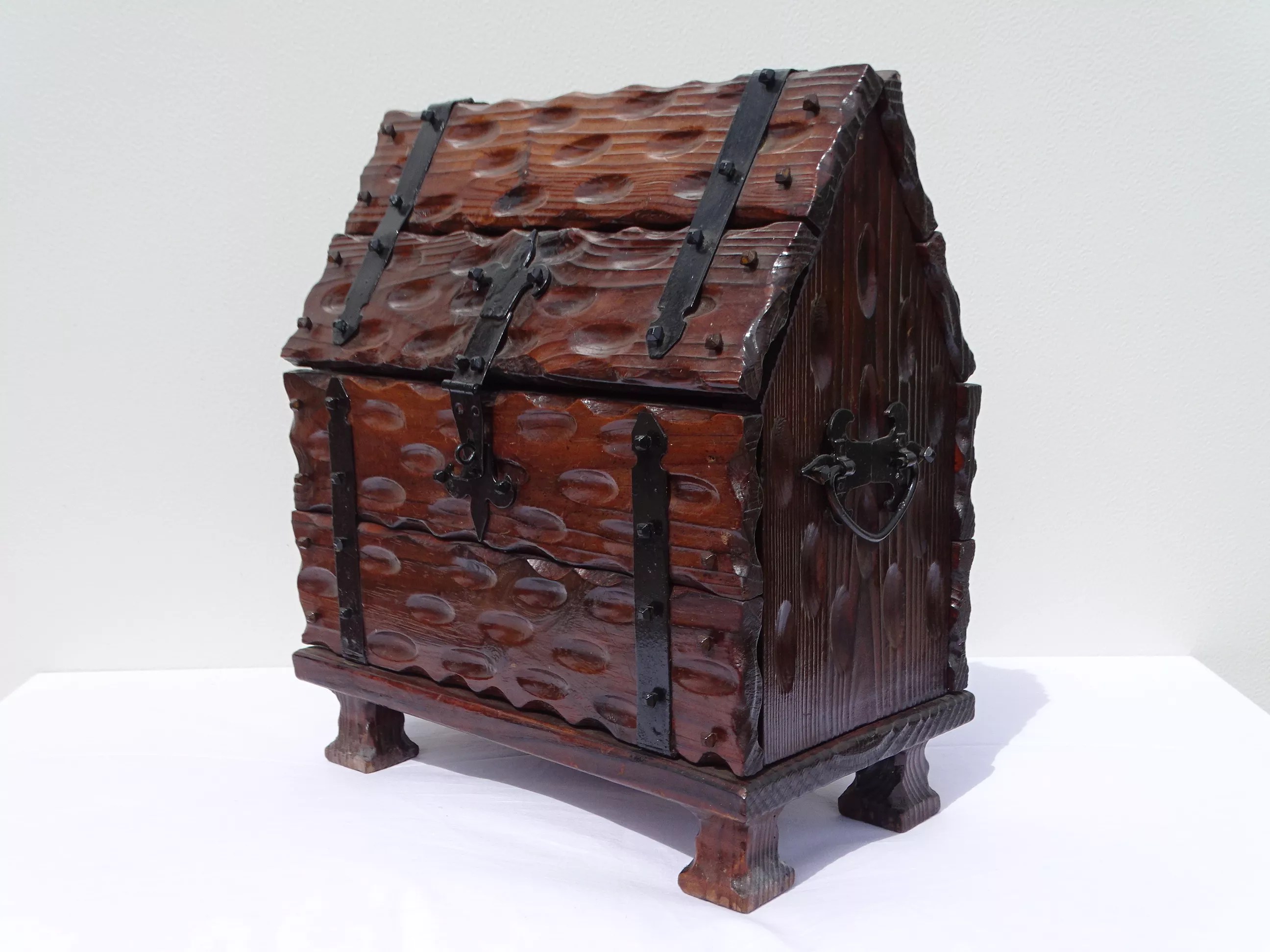 Coffre Bar Selency - Vintage Photos - Creative 8K Collection