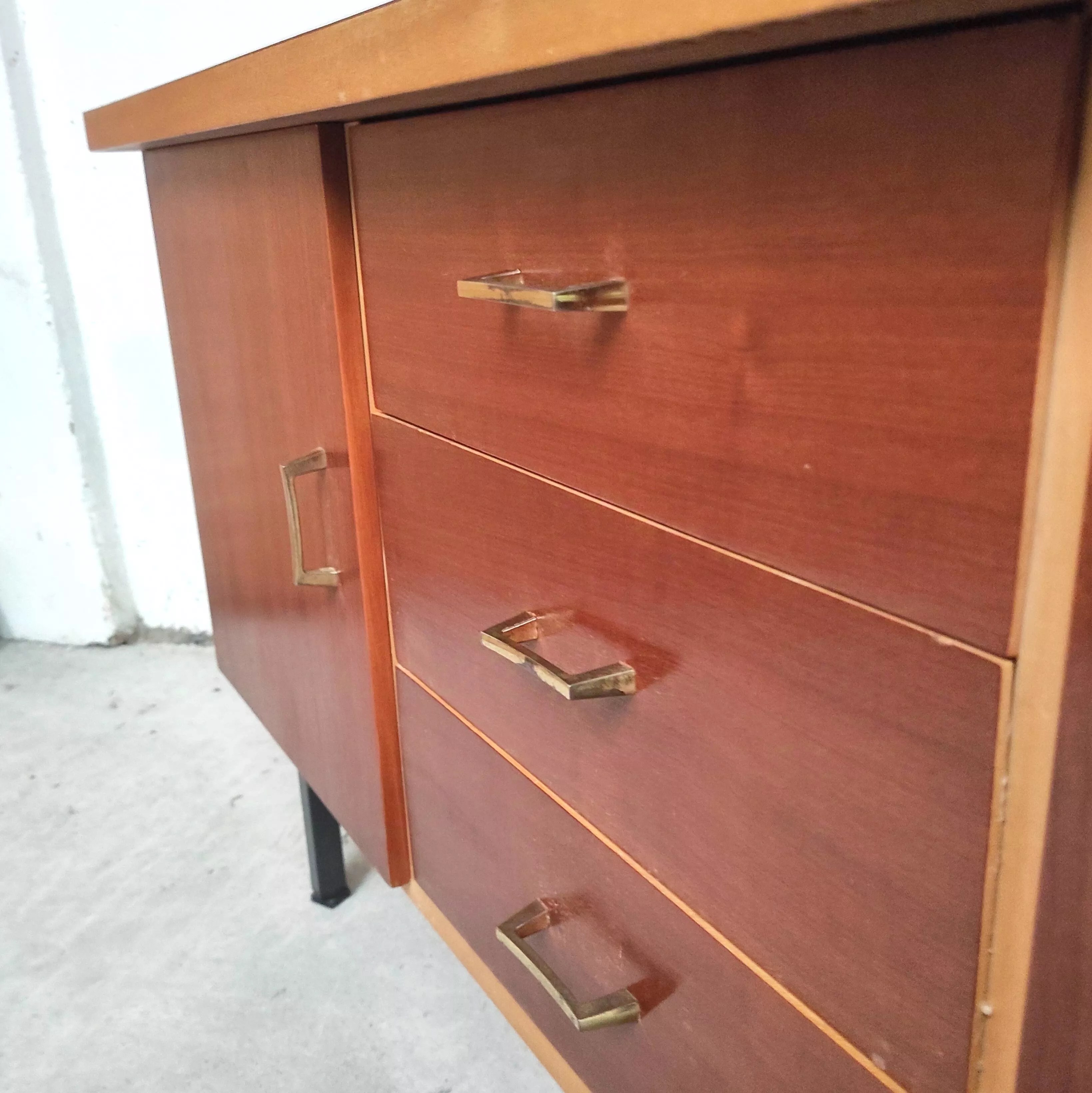 Meuble Bas 1960 Selency - Ocean Background Collection - Ultra HD Quality