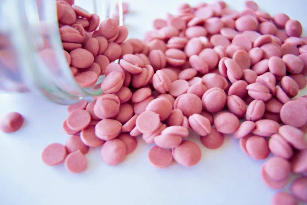 Making To Storing All You Should Know About Ruby Chocolates - Premium Gradient Background Gallery - Retina