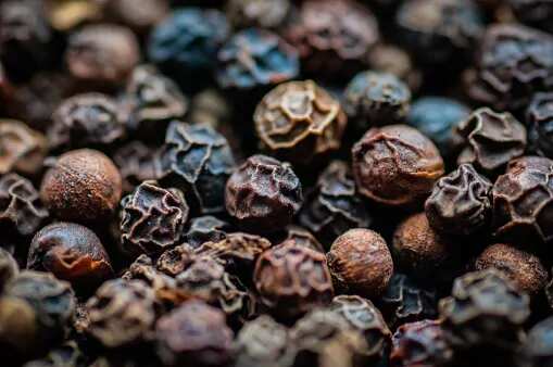 Aiding Digestion To Boosting Immunity 5 Benefits Of Black Pepper - Best Light Backgrounds in High Resolution