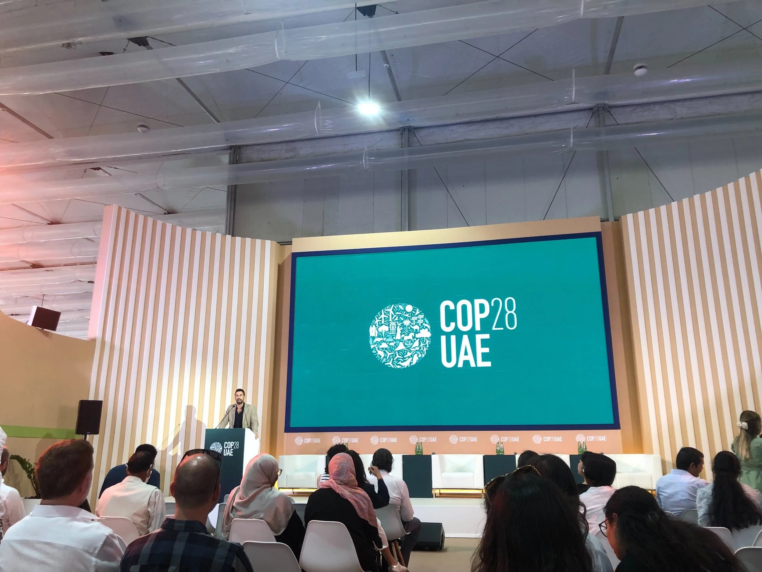 Cop28 The Biggest Sustainable Food And Farming Commitments - Premium 4K Light Photos | Free Download
