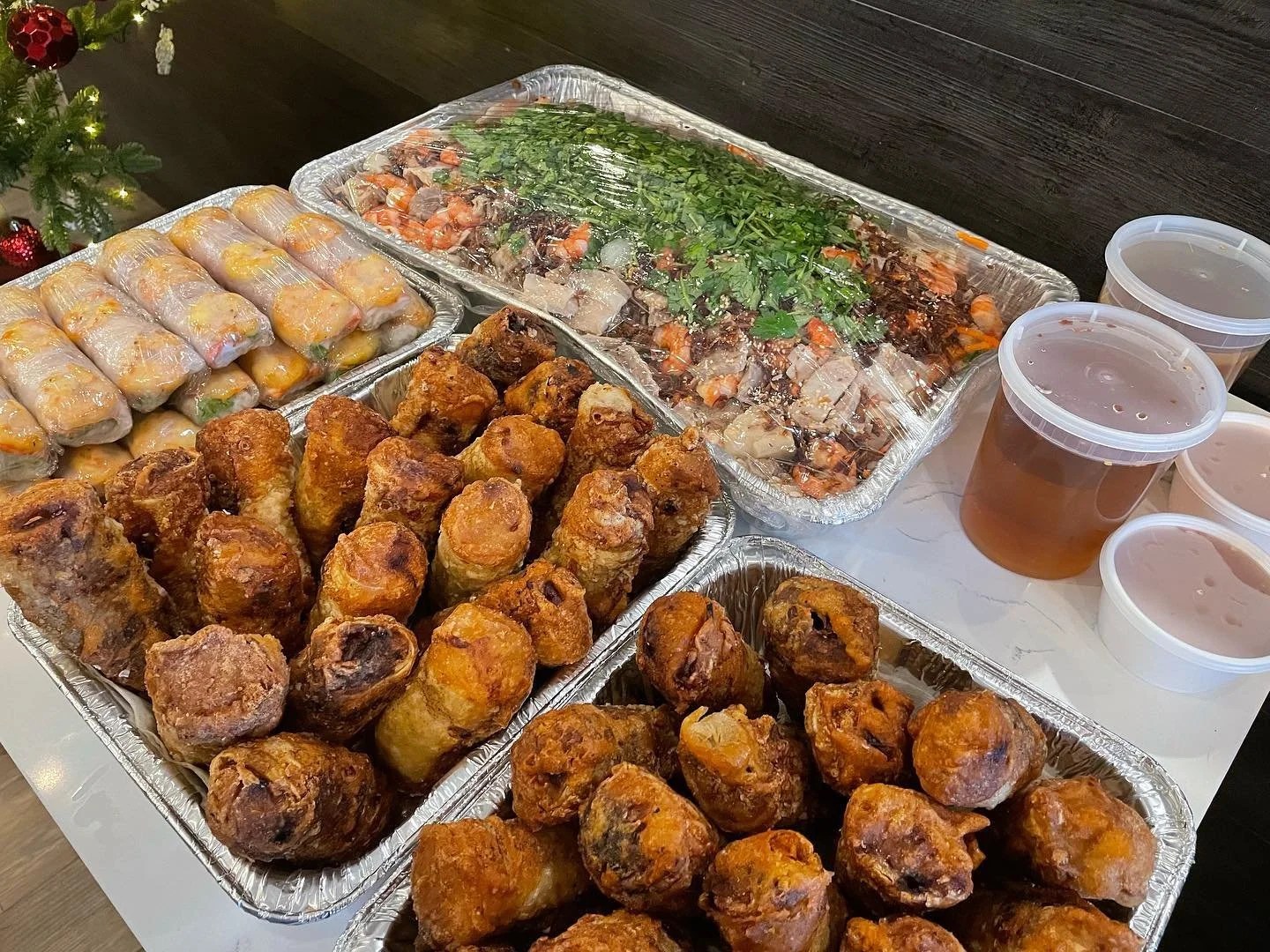Traditional vietnamese food catering