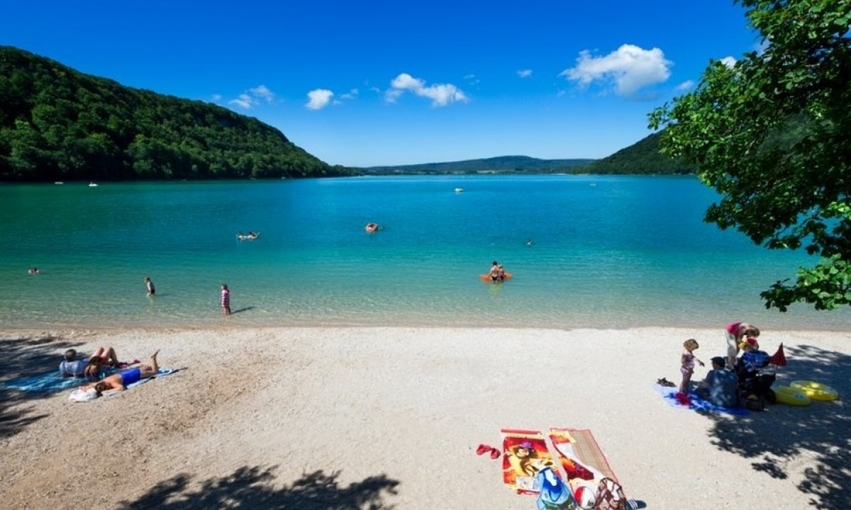 Domaine De Chalain 4 Etoiles Doucier Toocamp