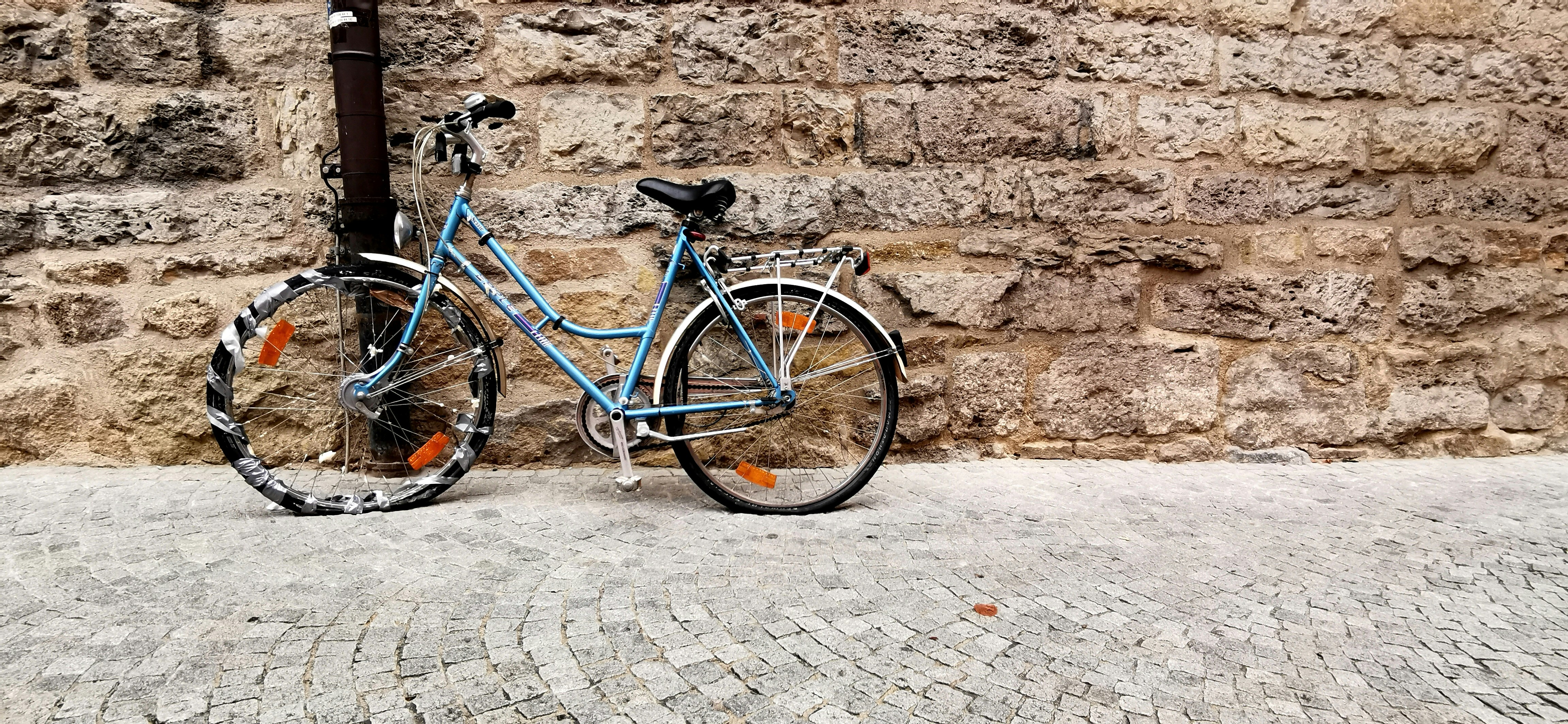 8 Tire Care Tips for Urban Commuter Bikes