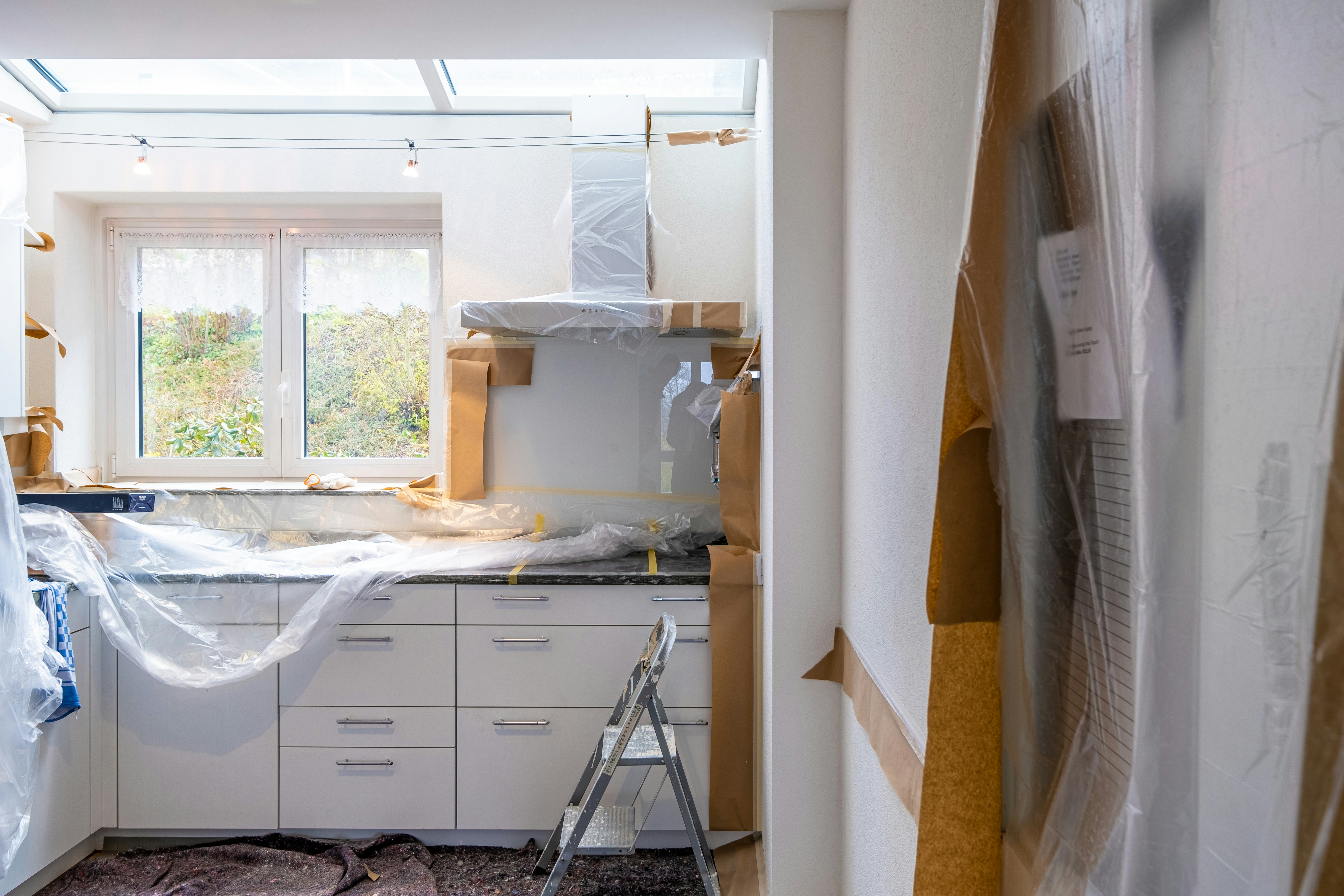 How Can Homeowners in Den Haag Incorporate Sustainable or Eco-Friendly Elements into Their Renovation Projects?