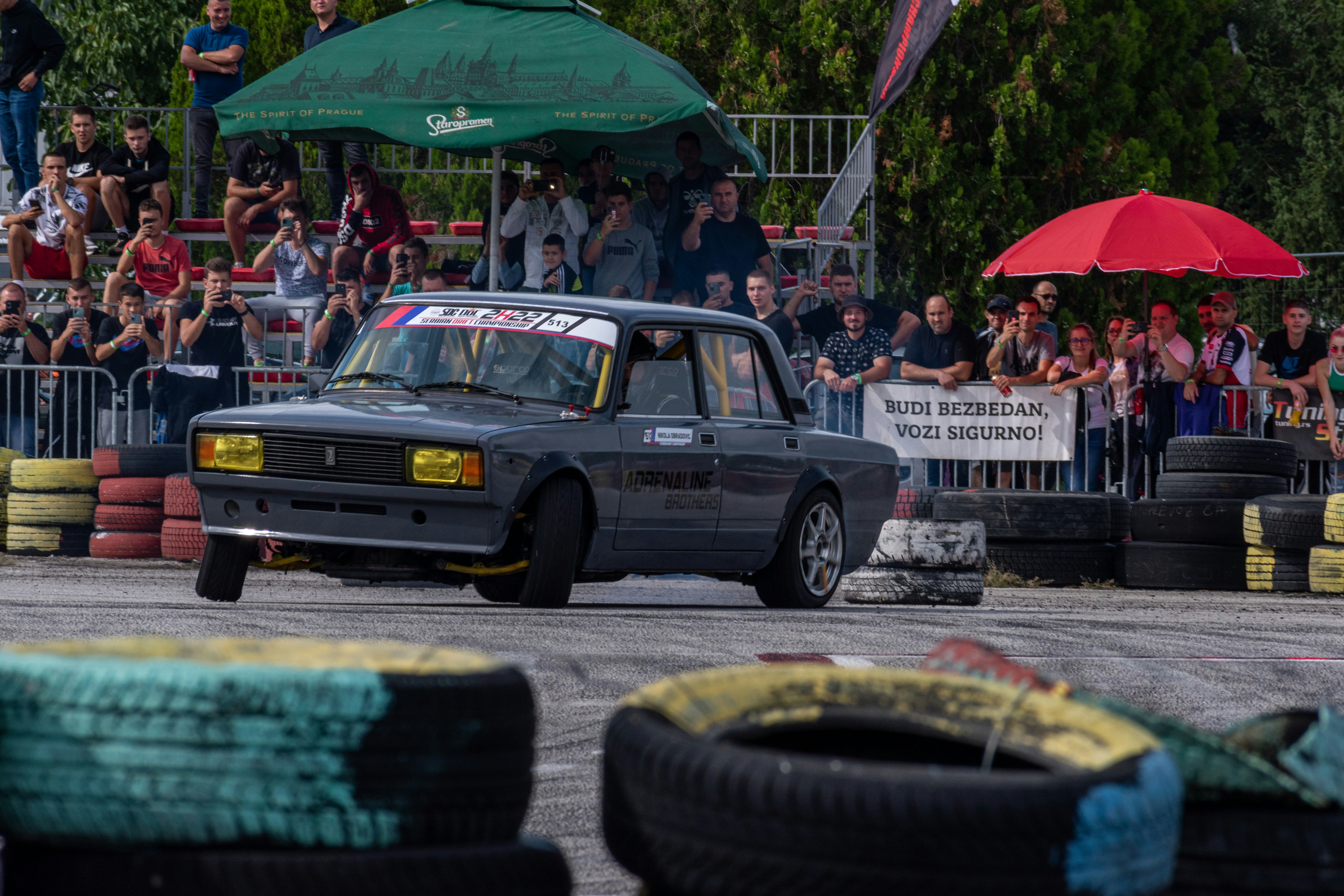 Участие автомобилей LADA в гонках и ралли: история побед и испытаний