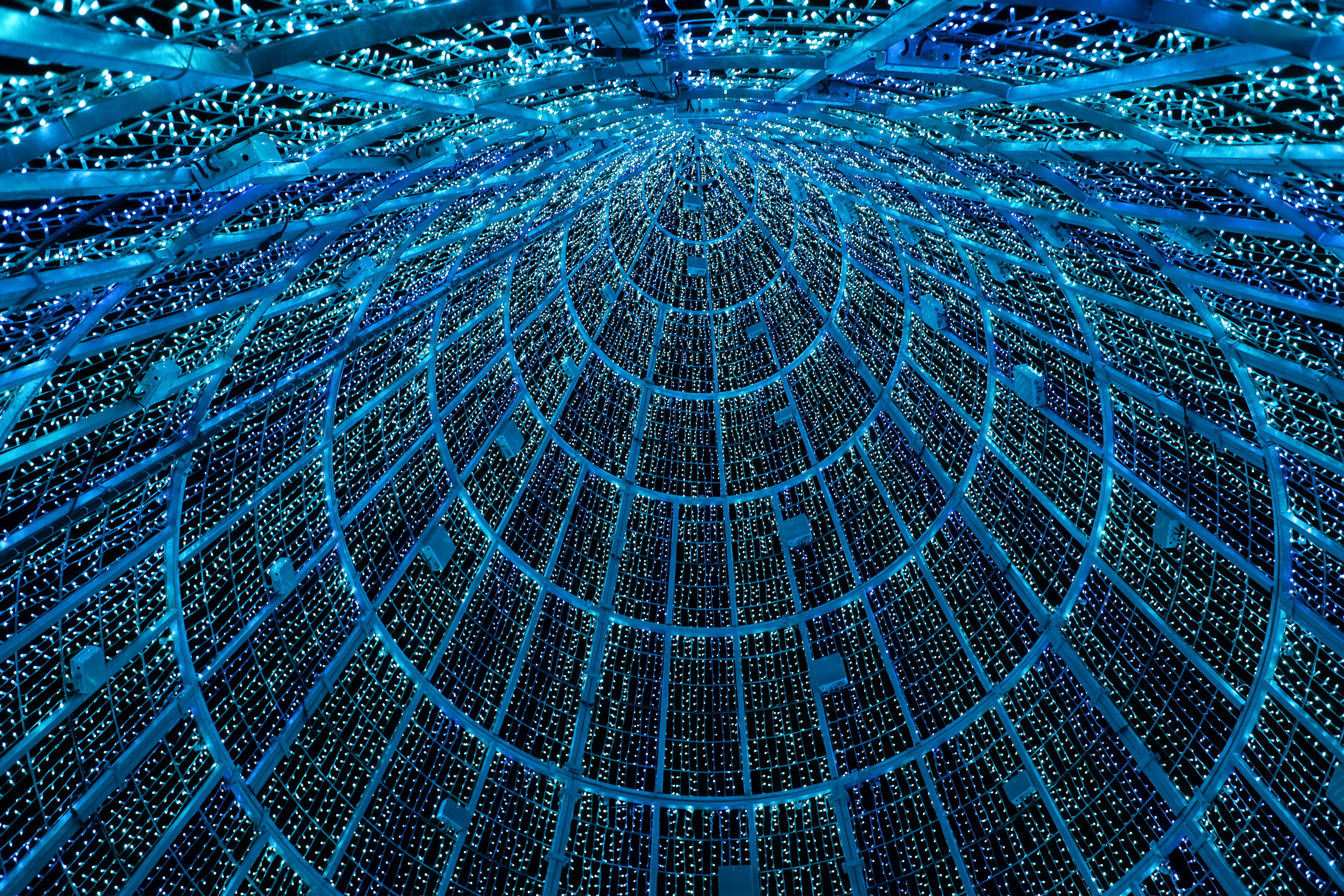 How Can Readers Follow Technology News Today?