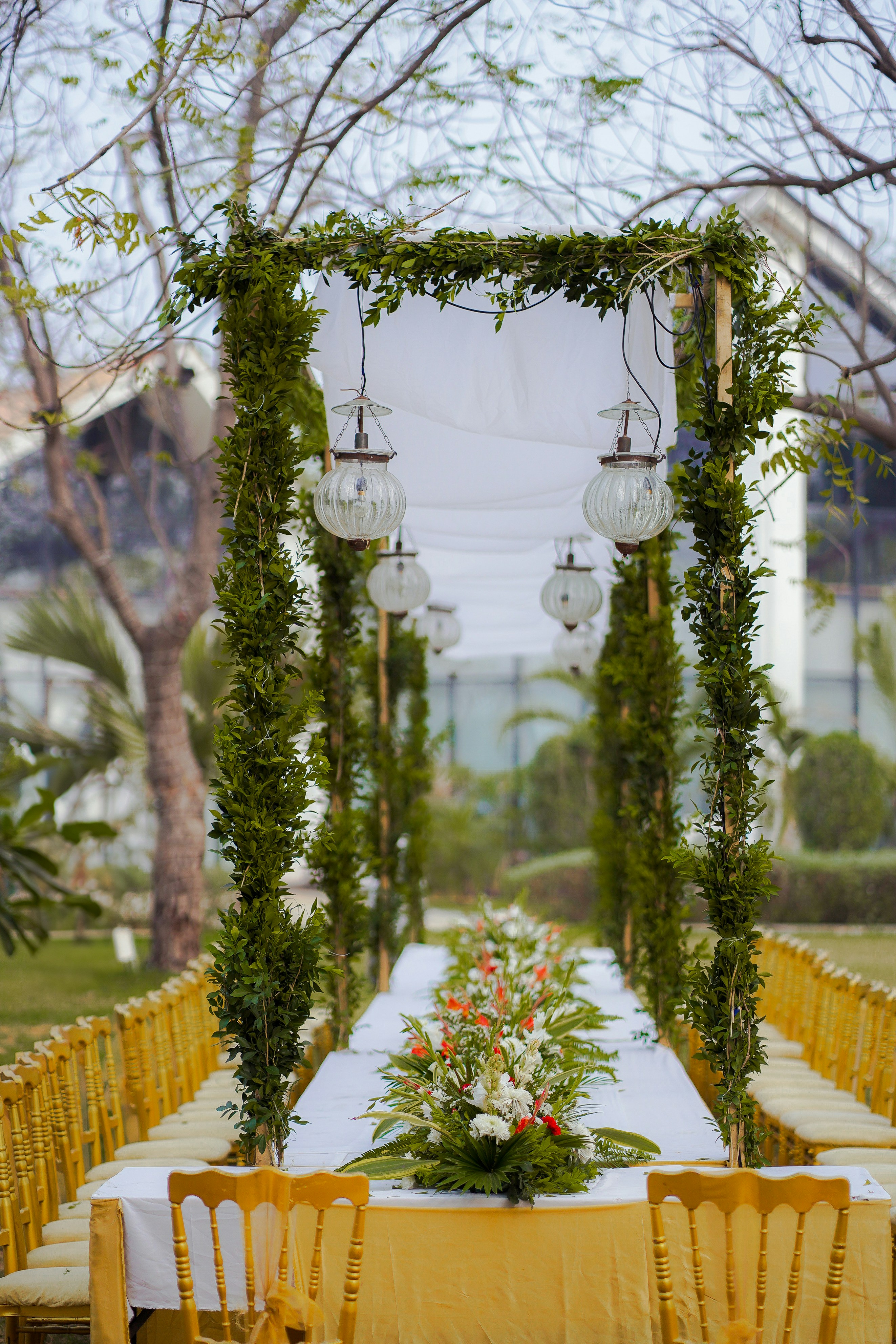 How Top Hong Kong Hotels Shape Unique Summer Wedding Floral Designs