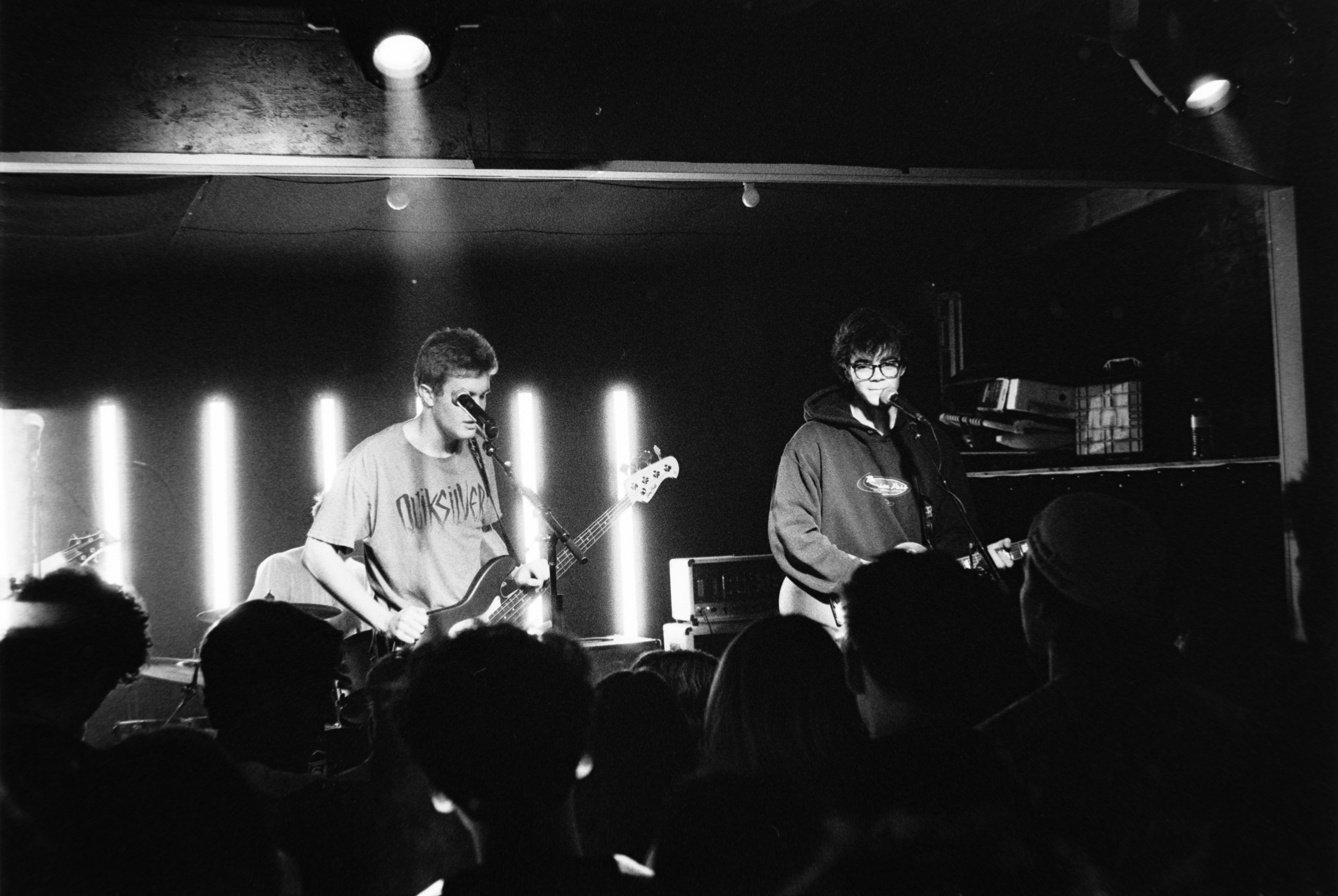 AI, Contracts, and Playlists Shape Indie Music Future