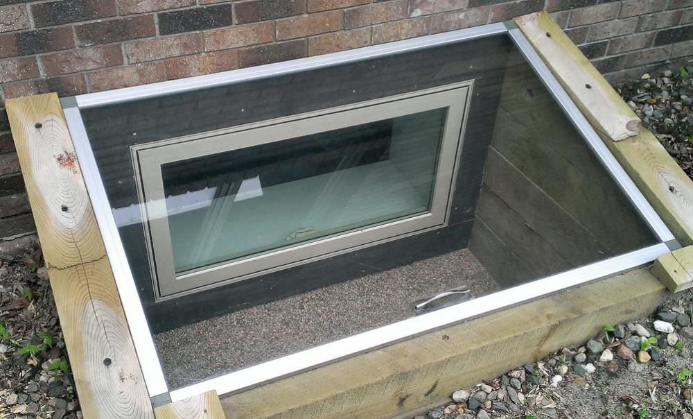 Whether you're renovating an existing structure or extending your home, a roof accounts for a large part of your budget, so it pays to be forewarned with an estimate of your costs. What is Egress Code? (with pictures)