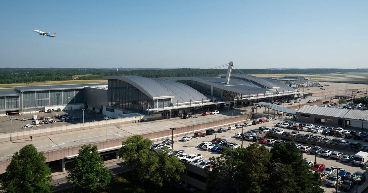 RDU Airport Runway Closure: Small Plane Incident Causes Brief Diversions (2026)