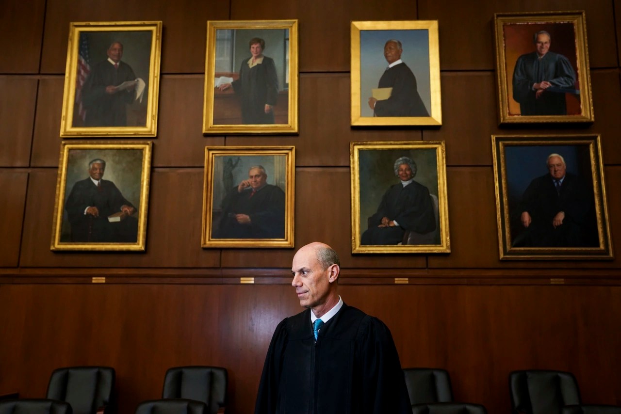 Trump Administration Deports Alleged Gang Members Despite Judge S Order