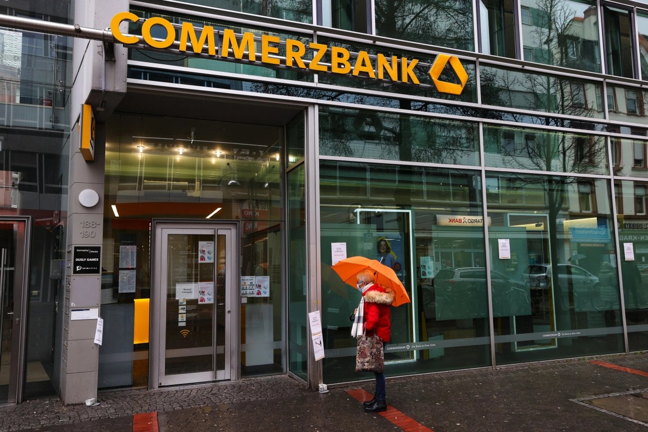 If you're watching your pennies and sticking to a budget, it doesn't make sense to pay for the privilege of ke. Banks In Germany Tell Customers To Take Deposits Elsewhere Wsj
