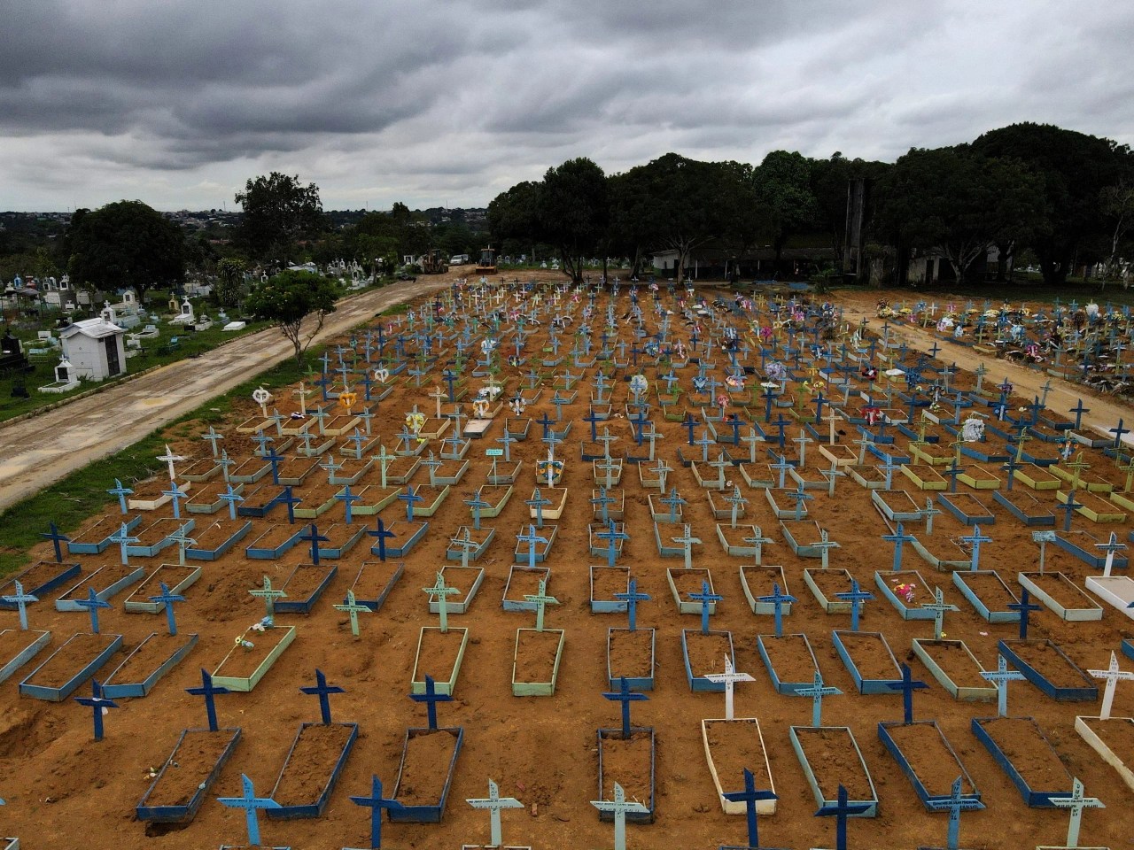 Covid 19 Variant In Brazil Overwhelms Local Hospitals Hits Younger