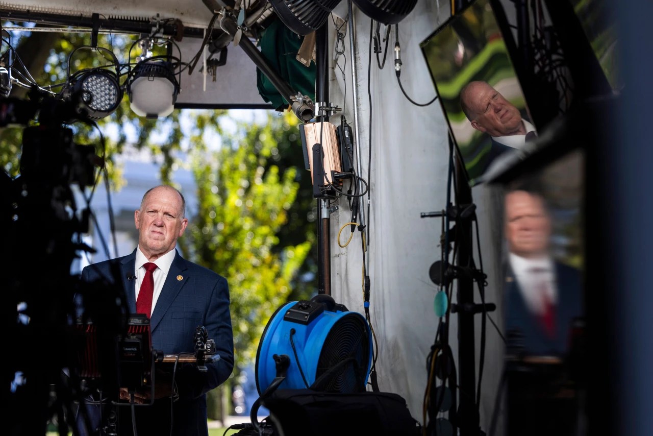 Ice Moves To Enter Homes Without Warrants Signed By A Judge Wsj