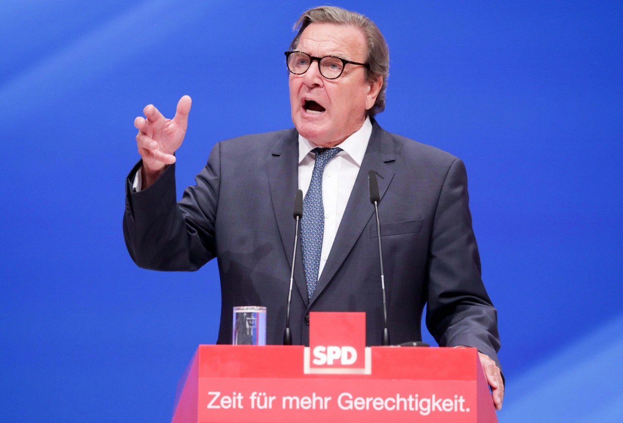 Schröder, a social democrat, served as german chancellor from 1998 to 2005. Germany S Scholz Puts Schroder On The Russia Spot Wsj