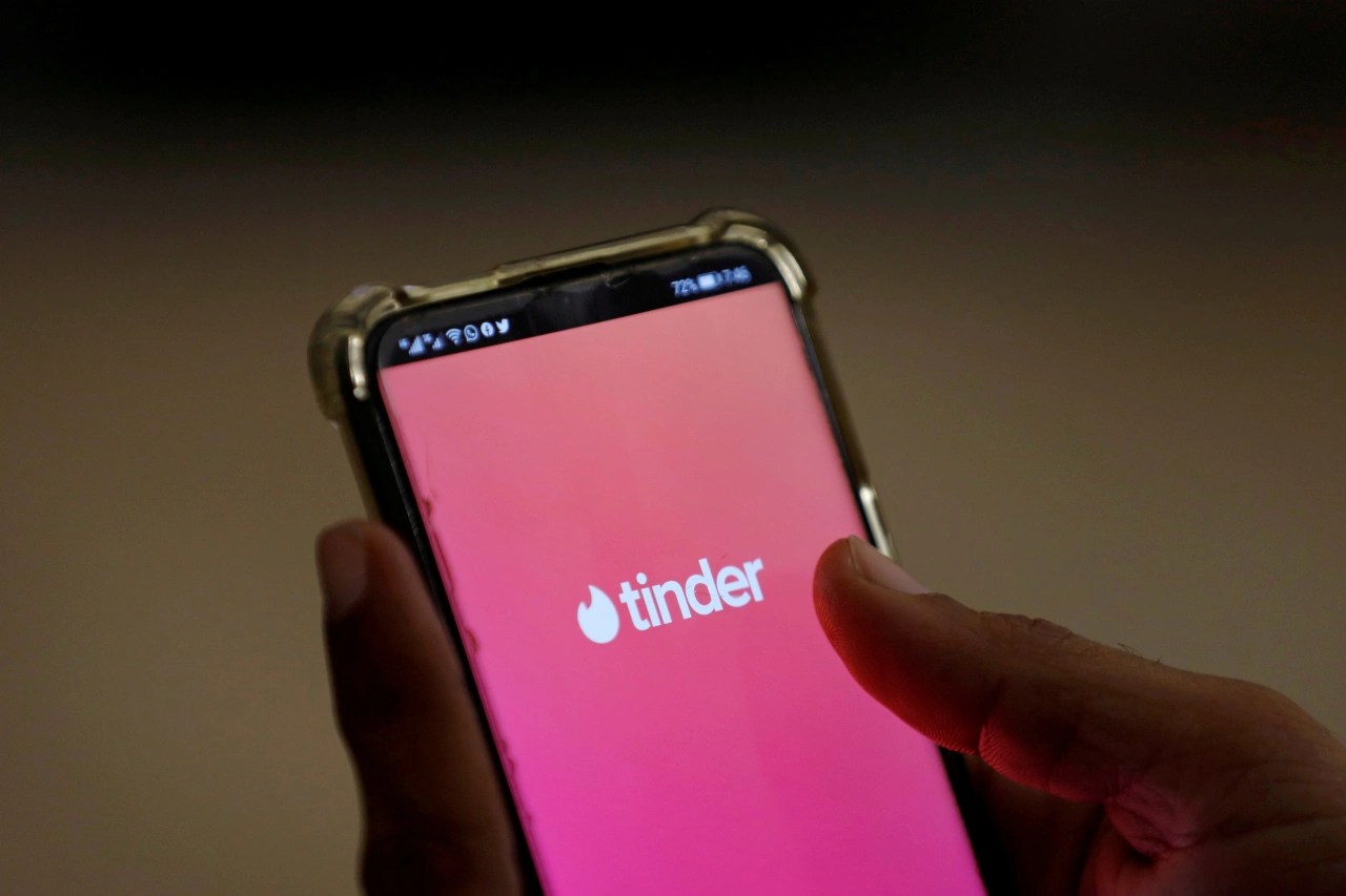 Free users only get 1 top pick per day, while tinder gold members get up to 10. Tinder Adds Background Checks To Its Dating App Wsj