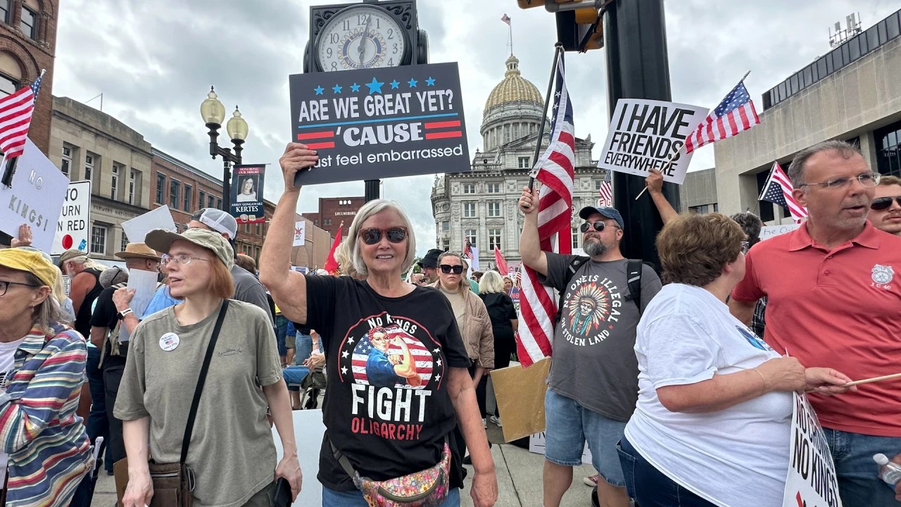 Anti Trump No Kings Protesters Rally In Trump Country