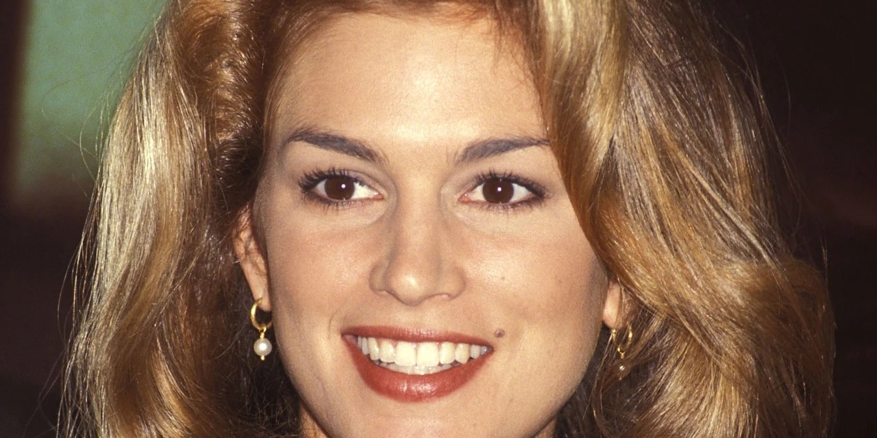 The ‘90s blowout is back. here’s how to do the big ’do right.