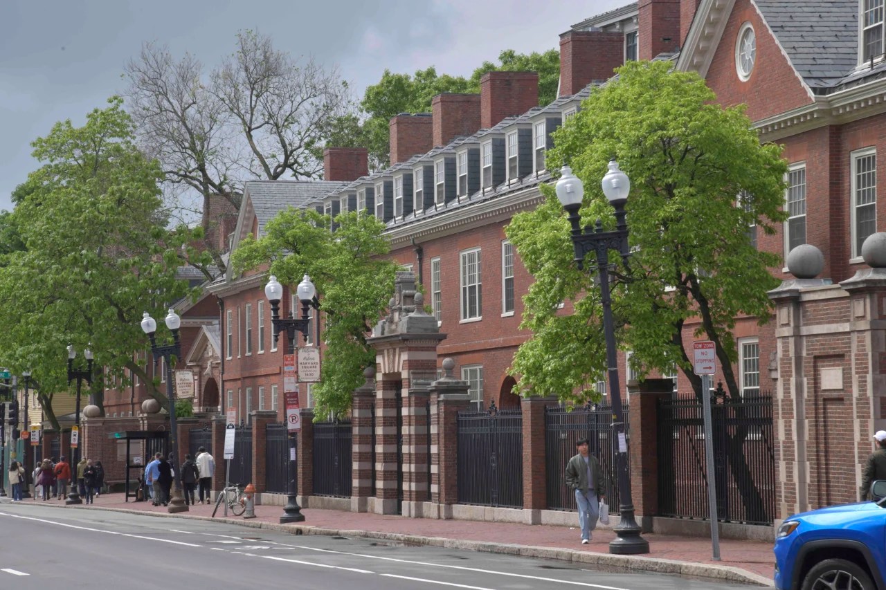 Trump Proposes Slashing 163 Billion From Federal Budget Wsj