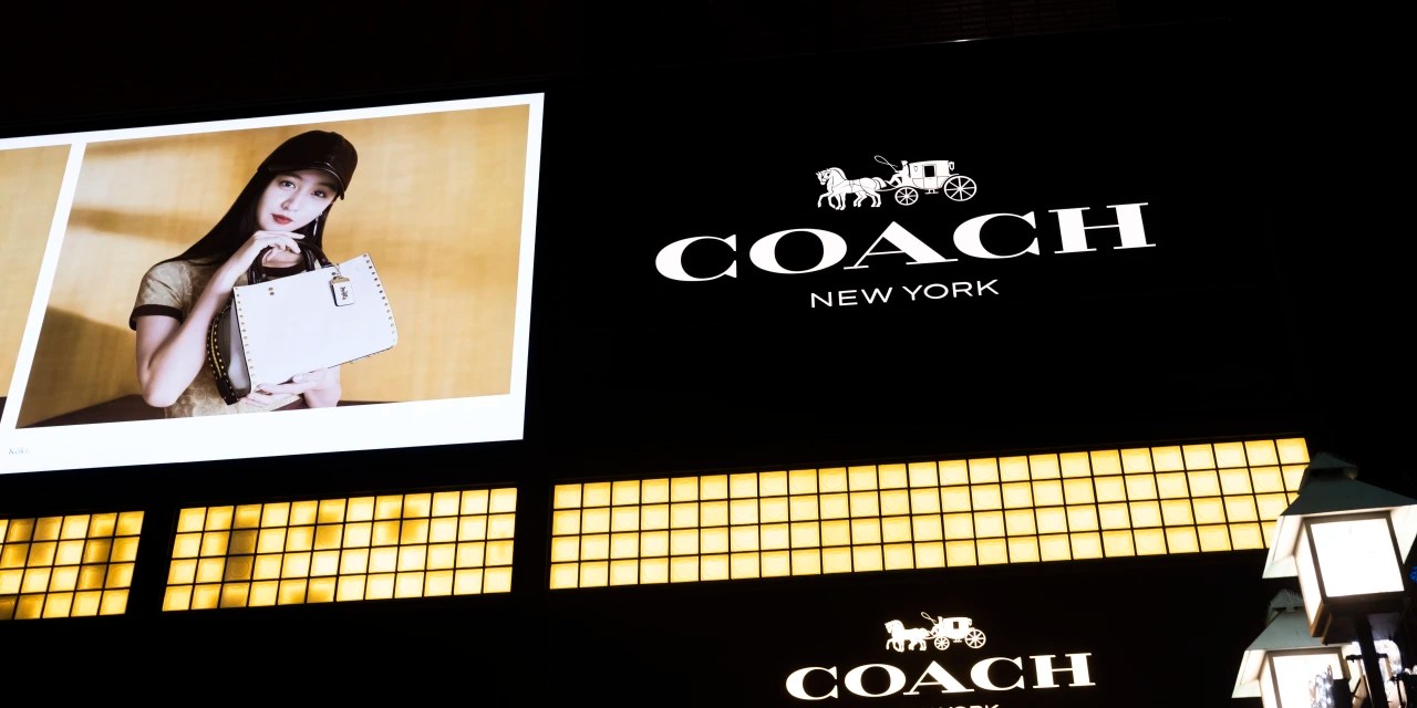 Coach saves tapestry from unraveling