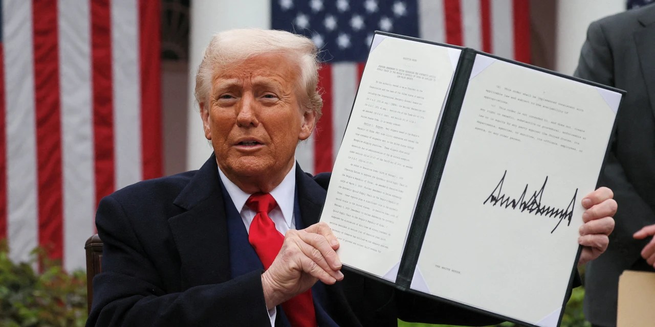 Trump Advisers Plot Plan B for Imposing Tariffs After Court Ruling - WSJ