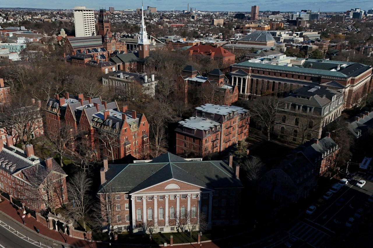 Harvard University Inside Harvard Invites Freshmen To Campus But
