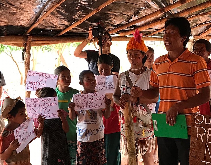 This entry provides information specifically on the ñandeva and kaiowa groups. Com Avanco Da Covid 19 Nas Aldeias Guarani Kaiowa Direitos Humanos