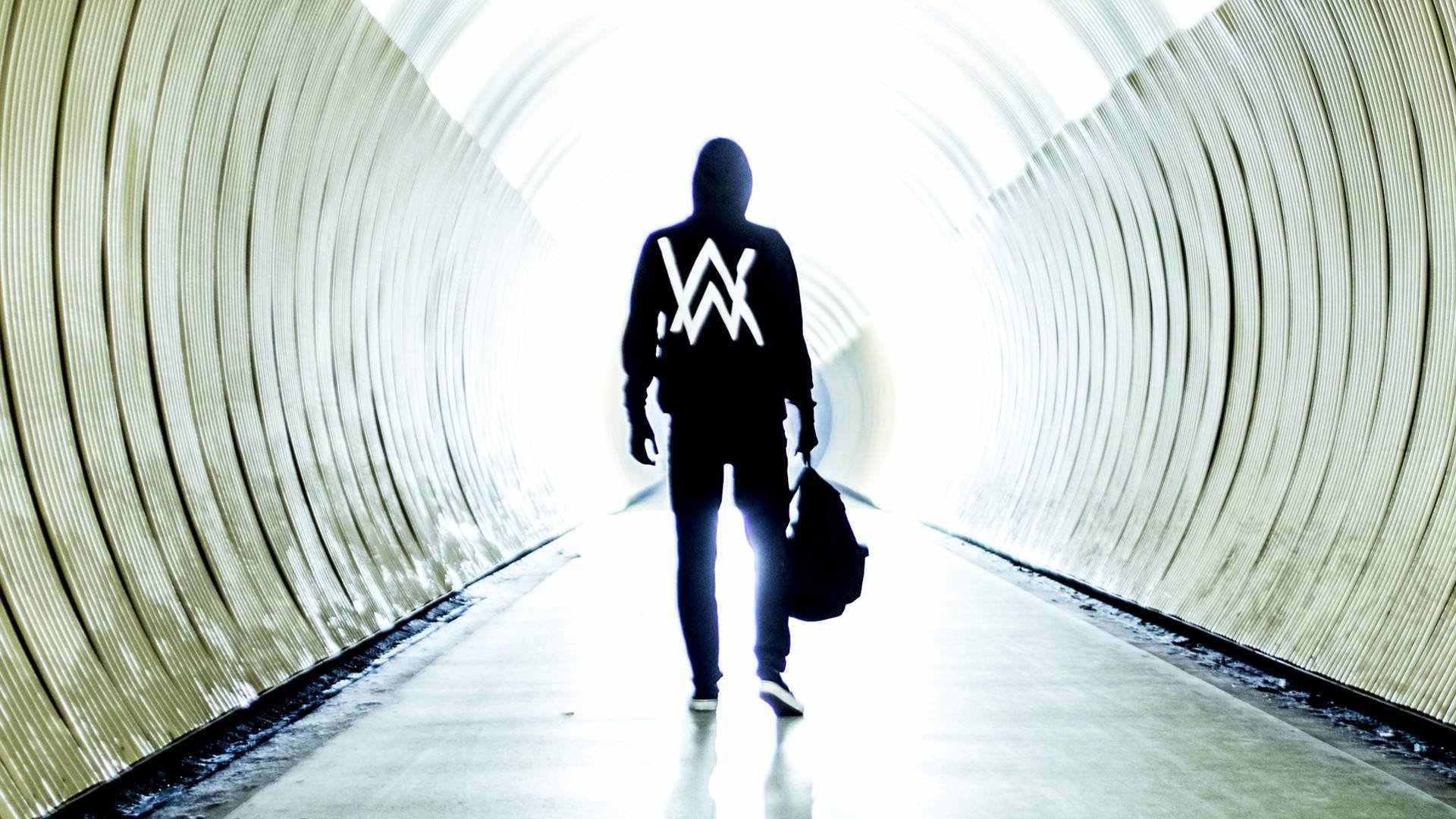 Download Gratis Gambar Pedro Capo Farruko Calma Alan Walker Remix Youtube Terbaru oleh Lampunghits.com