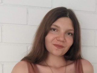 Adelina_Wood Live Webcam on Streamate