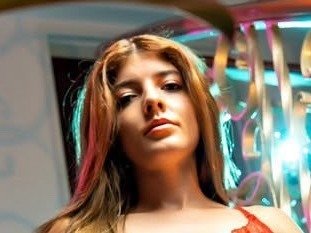 AlinaaLane Live Webcam on Streamate