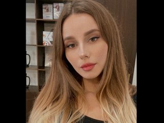 AnnaSnSonya Live Webcam on Streamate