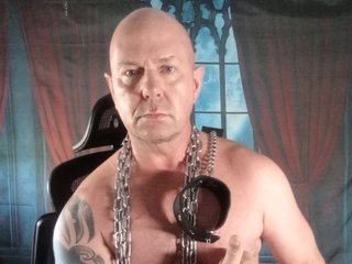DomManlyGuy Live Webcam on Streamate