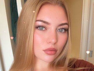 Ellie19Xo Live Webcam on Streamate