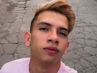 Ethan_os Live Webcam on Streamate