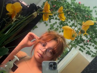 HolleyNicholes Live Webcam on Streamate
