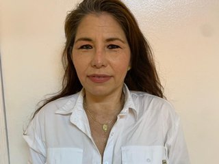 Isabela_milf Live Webcam on Streamate