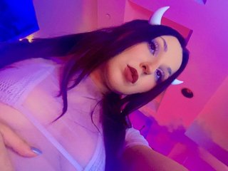 IvyWoodsXXX Live Webcam on Streamate