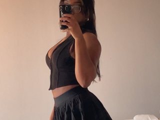 Jennaelyn Live Webcam on Streamate