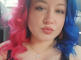 JuicyLenaBabyy Live Webcam on Streamate