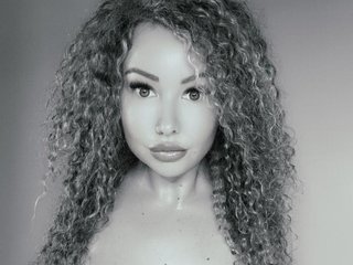 KatBea Live Webcam on Streamate