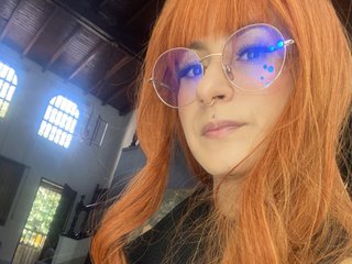 Lilith05 Live Webcam on Streamate