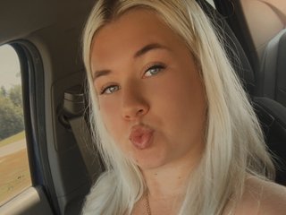 Lilmonster36 Live Webcam on Streamate
