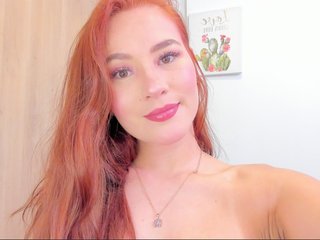 LunaGrealish Live Webcam on Streamate