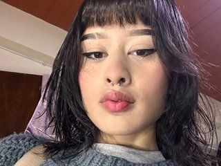 MeliStrawberry77 Live Webcam on Streamate
